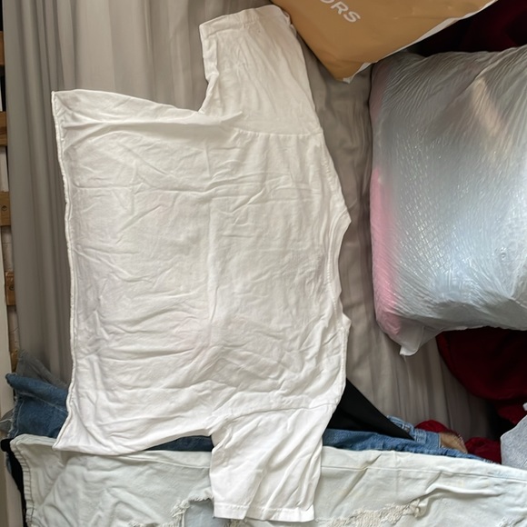 SpongeBob white crop top, loose fit - Picture 2 of 3